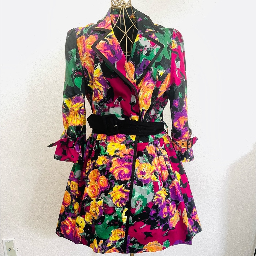 Double Zero Trench Dress, floral pattern. Size M. New, no tugs.